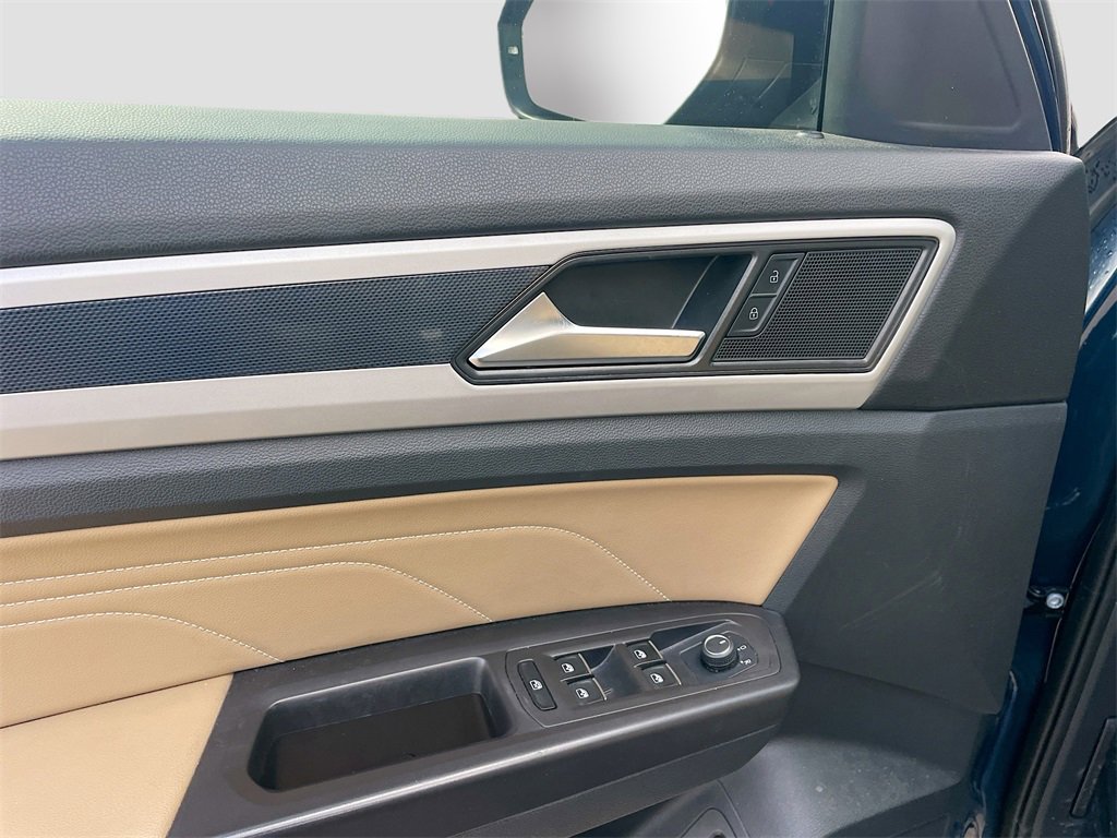 Used 2022 Volkswagen Atlas Cross Sport SE image 9