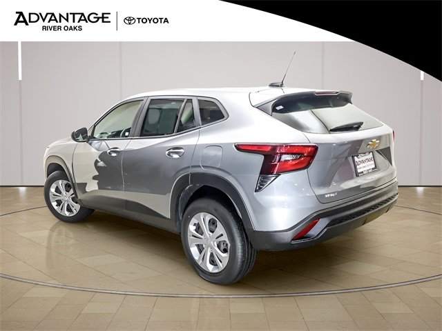 Used 2024 Chevrolet Trax LS w/ Driver Confidence Package image 5