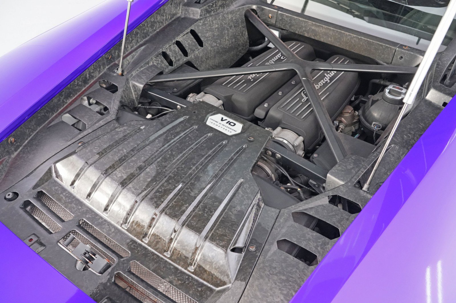 Used 2015 Lamborghini Huracan LP 610-4 image 8