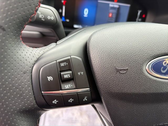Used 2025 Ford Escape ST-Line image 15