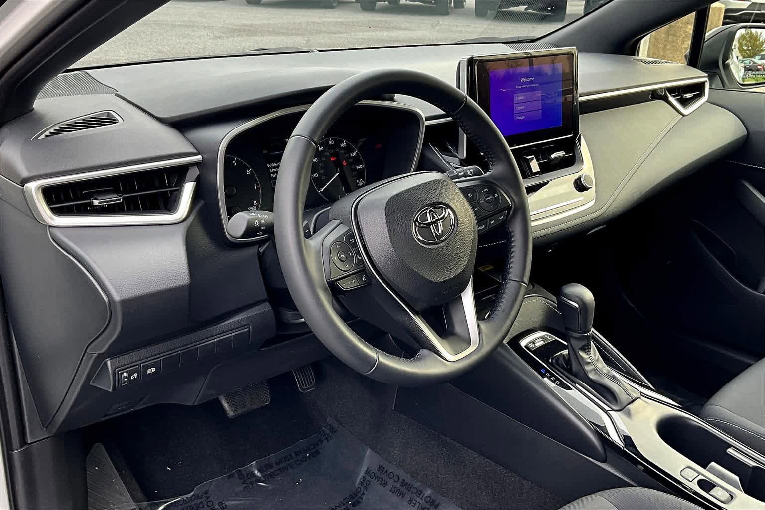 Used 2024 Toyota Corolla SE w/ SE Package image 17