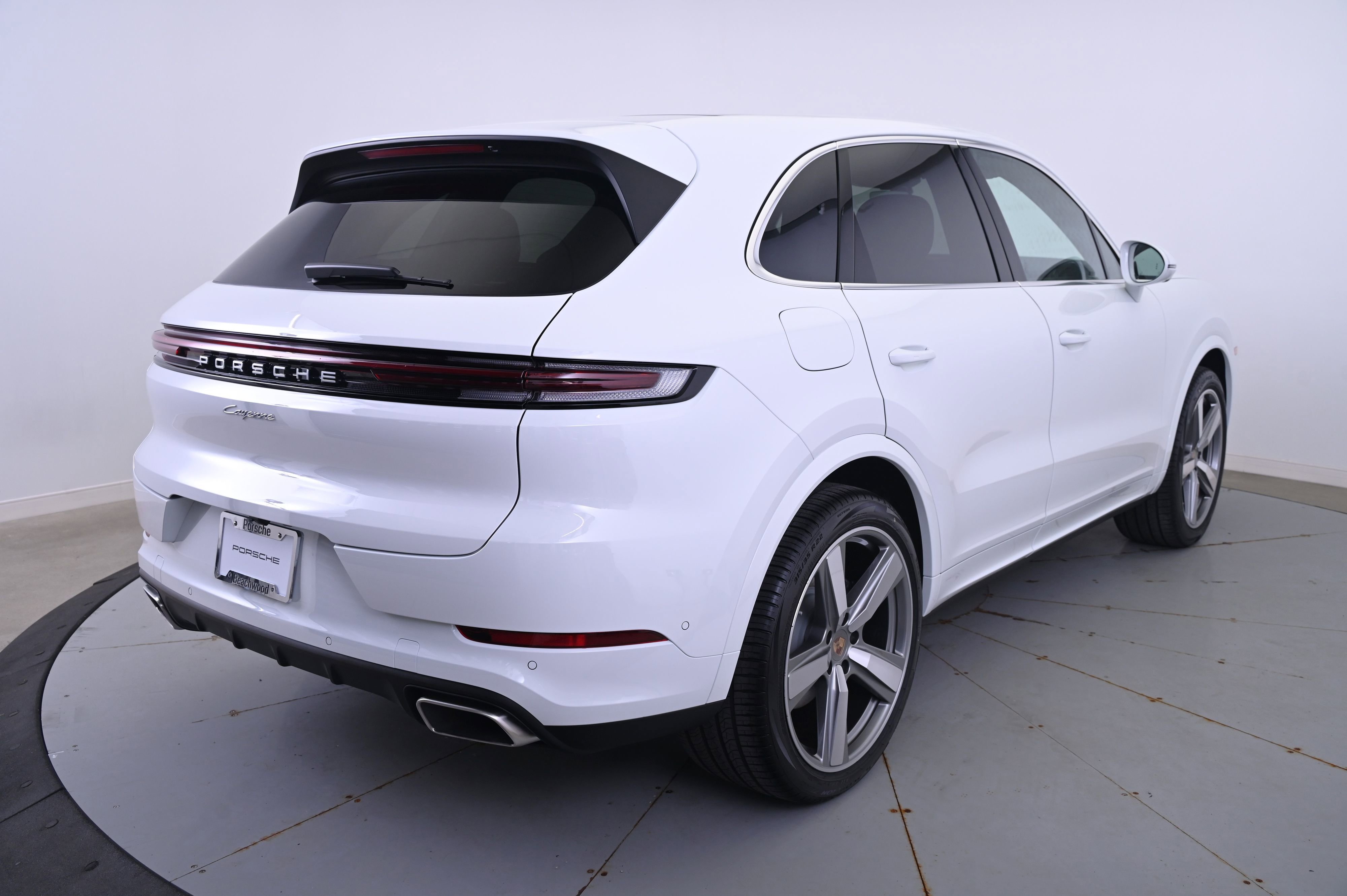 Certified 2025 Porsche Cayenne image 7