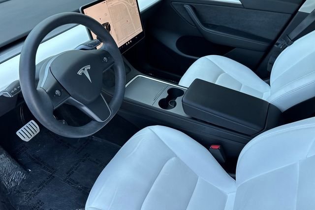 Used 2022 Tesla Model Y Performance AWD/4WD image 11