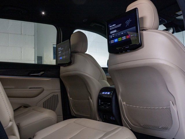 Certified 2023 Jeep Grand Cherokee L Limited w/ Luxury Tech Group II image 7