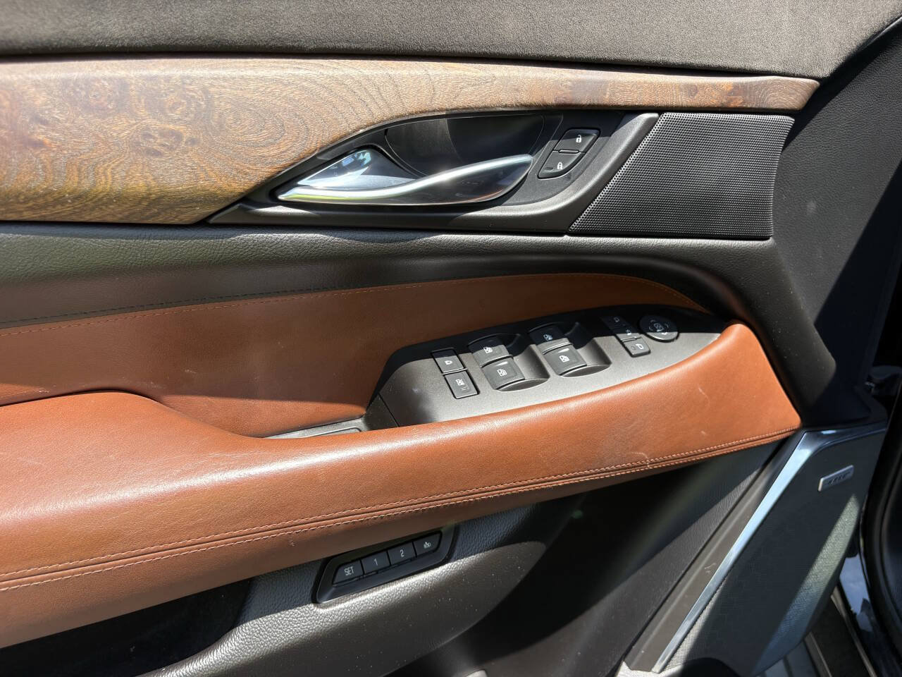 Used 2015 Cadillac Escalade ESV Luxury RWD image 20