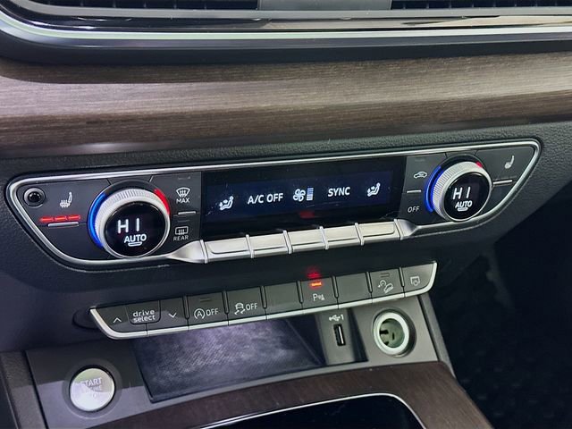 Used 2023 Audi Q5 2.0T Premium w/ Convenience Package image 16