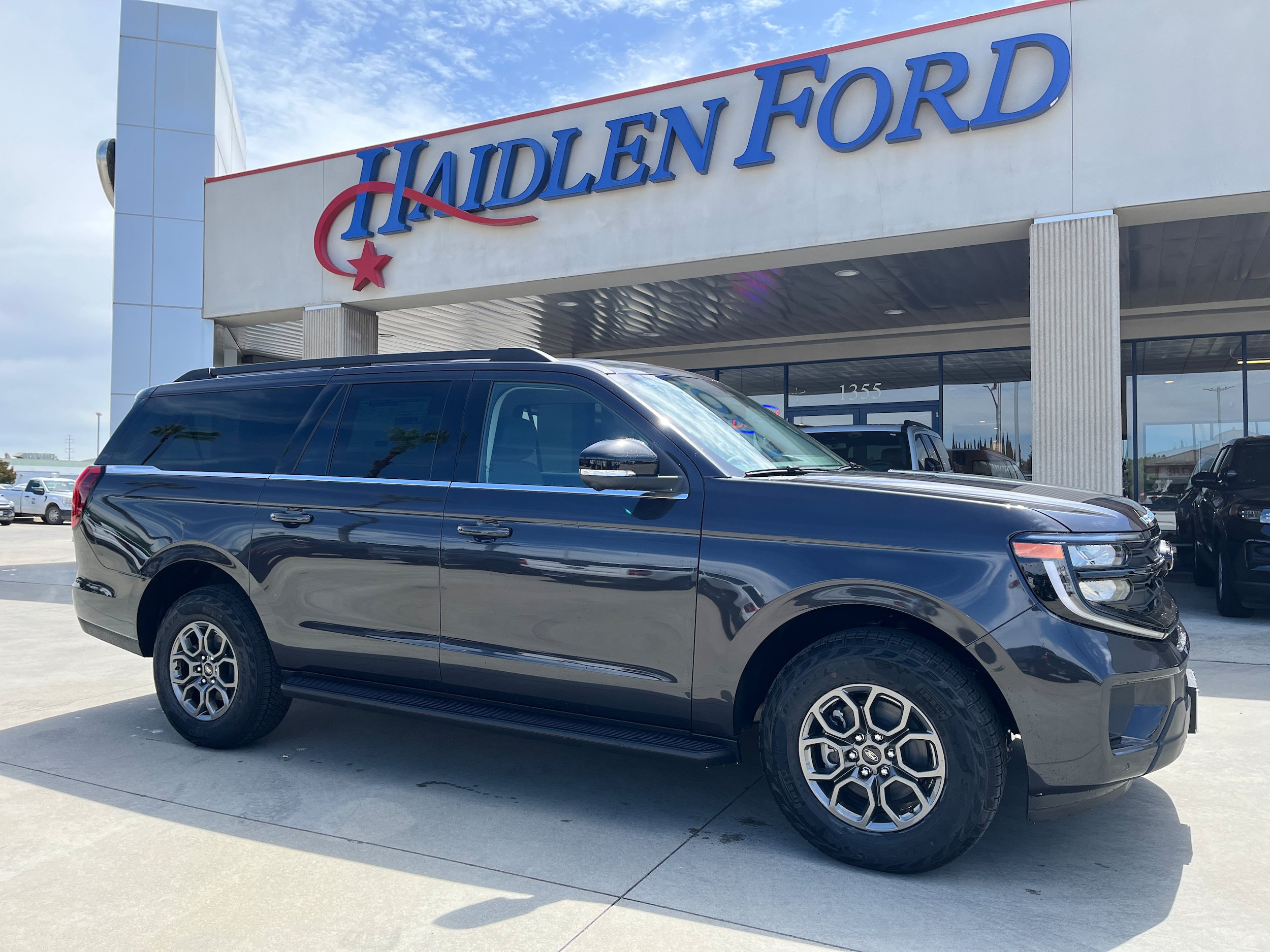 New 2026 Ford Expedition Max Active AWD/4WD image 4