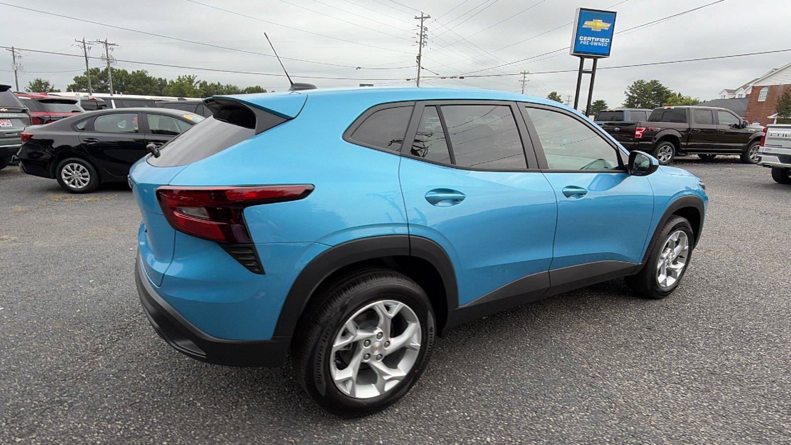 New 2026 Chevrolet Trax LS w/ LS Convenience Package FWD image 8