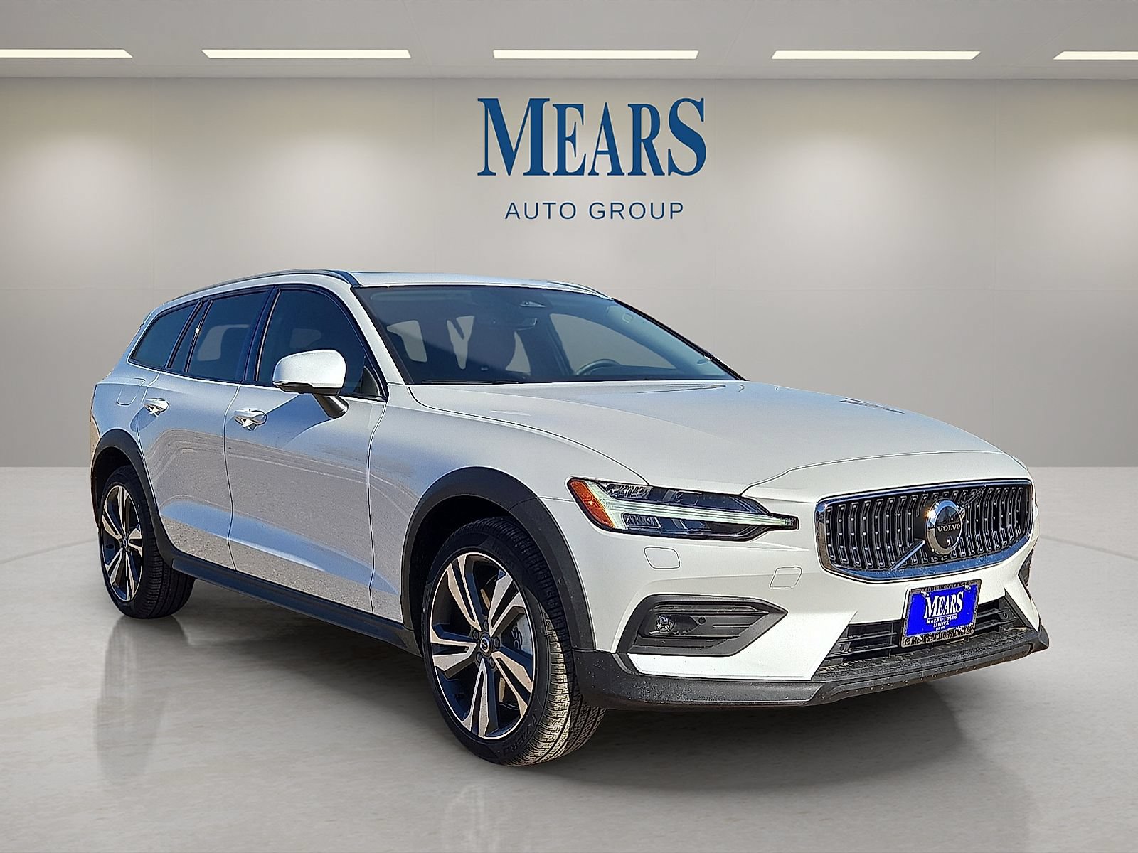 New 2026 Volvo V60 B5 Cross Country Plus w/ Protection Package Premier AWD/4WD image 7