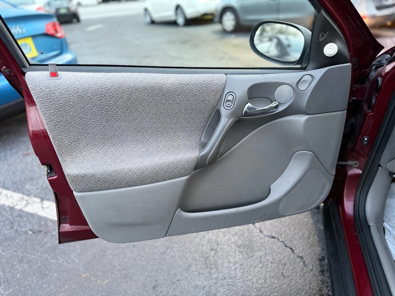 Used 2002 Saturn L-Series L100 w/ Special Edition Pkg image 13