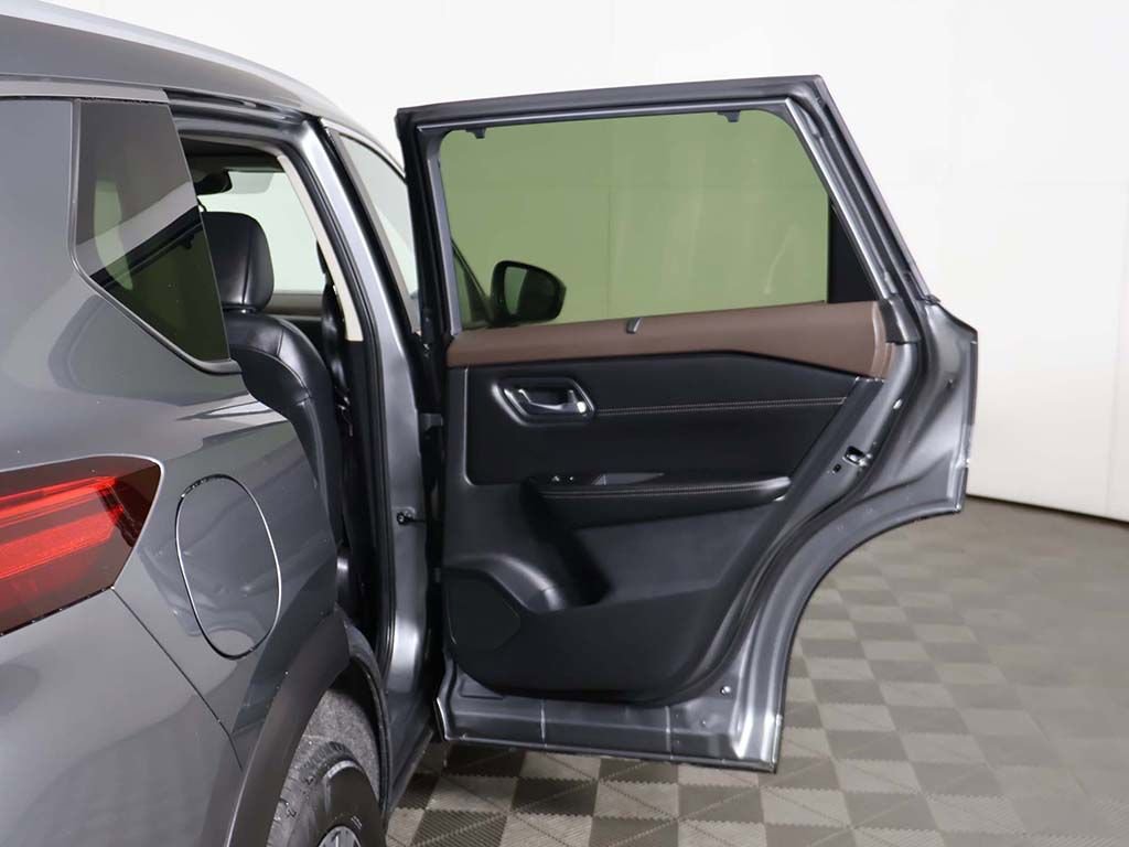 Used 2023 Nissan Rogue SV w/ SV Premium B Package AWD/4WD image 22