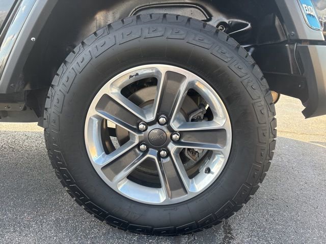 Used 2023 Jeep Wrangler Sahara image 16