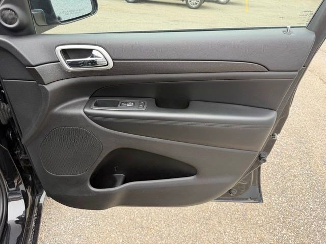 Used 2015 Jeep Grand Cherokee Altitude image 15
