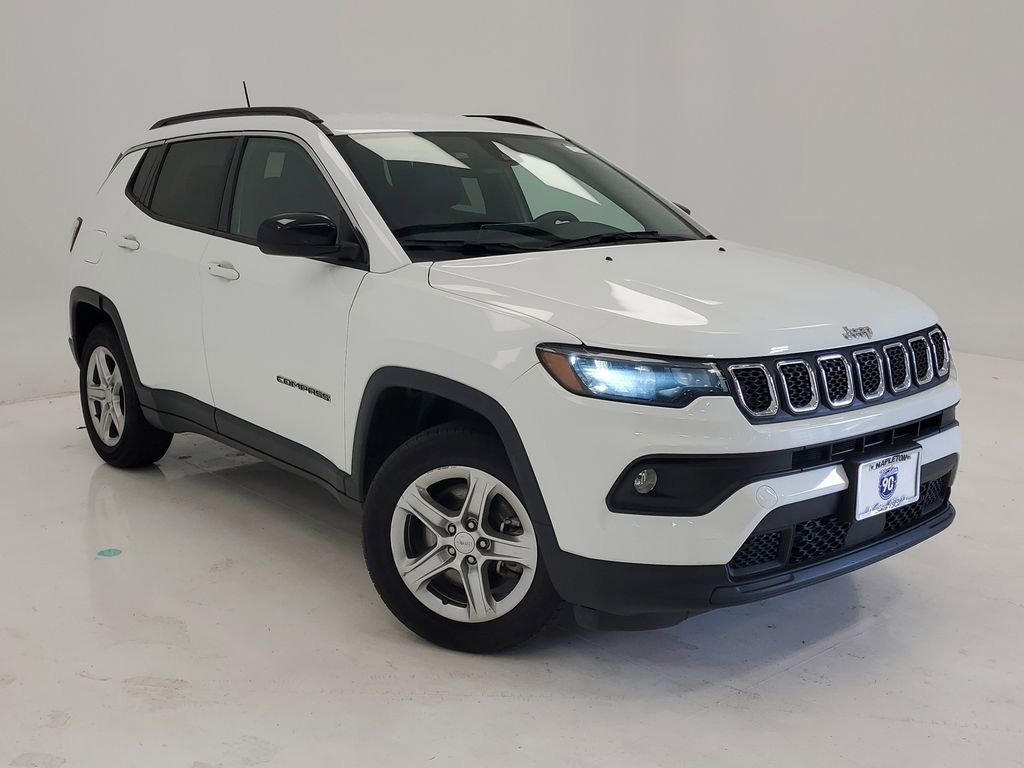 Used 2023 Jeep Compass Latitude AWD/4WD image 1