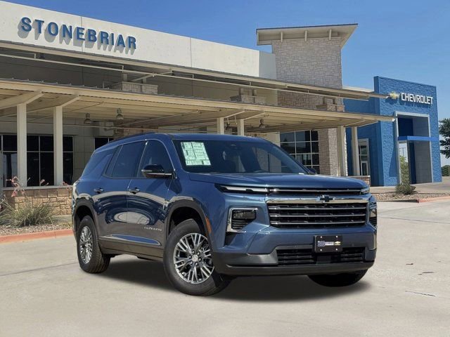 New 2025 Chevrolet Traverse LT w/ Enhanced Driving Package image 2