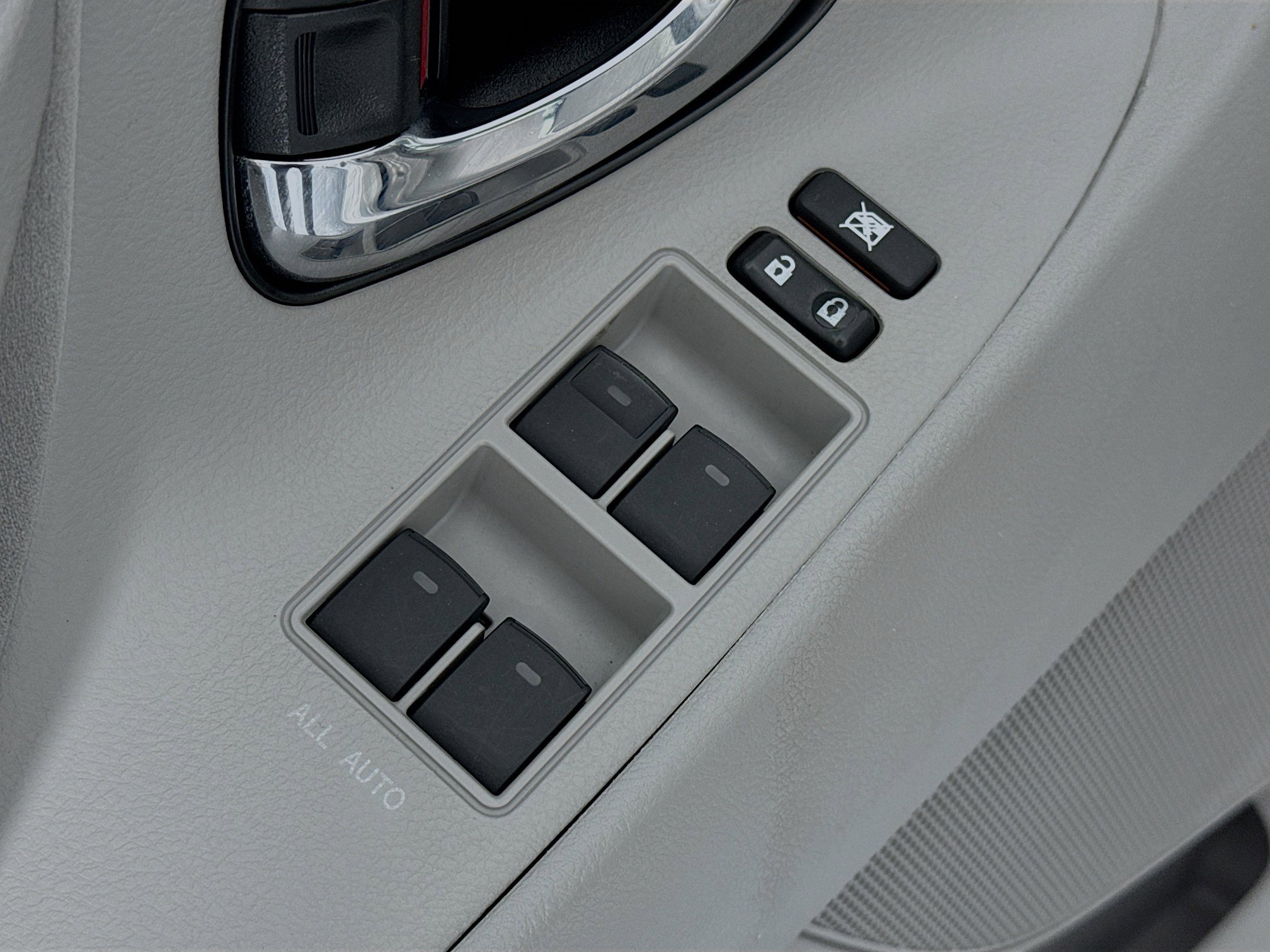 Used 2011 Toyota Camry LE w/ LE Extra-Value Pkg image 16