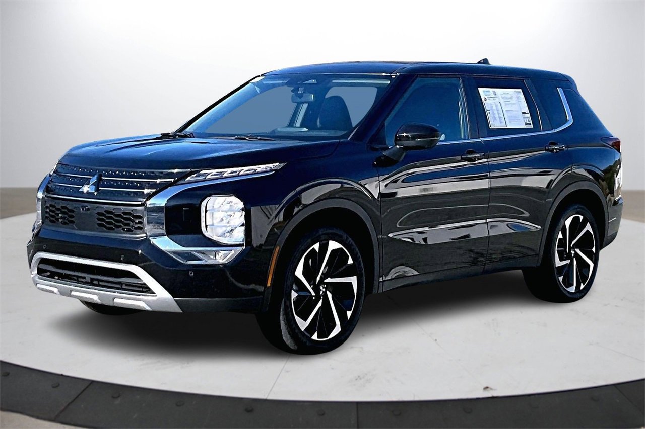 Used 2024 Mitsubishi Outlander SE image 4