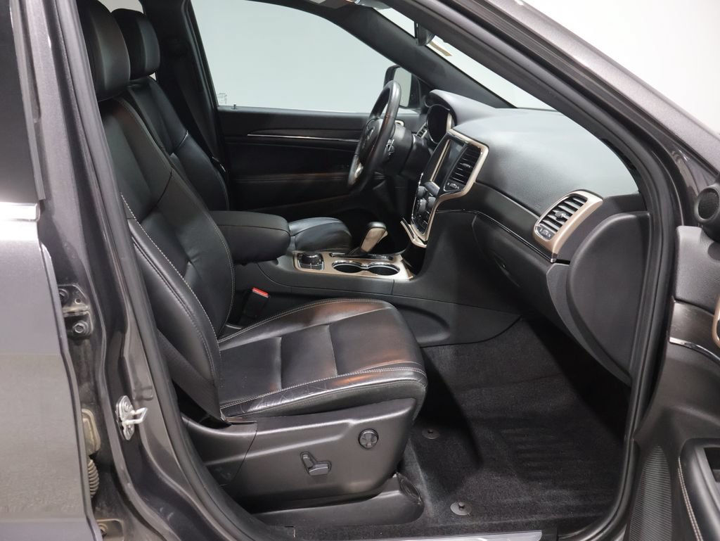 Used 2017 Jeep Grand Cherokee Limited AWD/4WD image 23