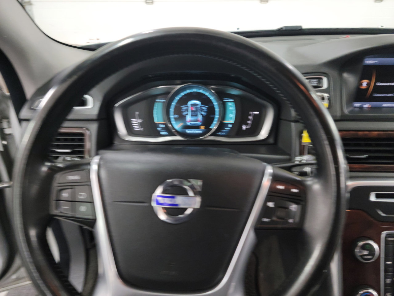 Used 2015 Volvo XC70 T6 Premier Plus image 15