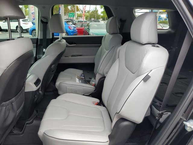 Used 2023 Hyundai Palisade SEL w/ Cargo Package image 16