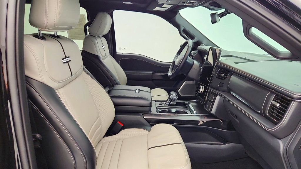 Used 2023 Ford F150 Lightning Platinum image 25