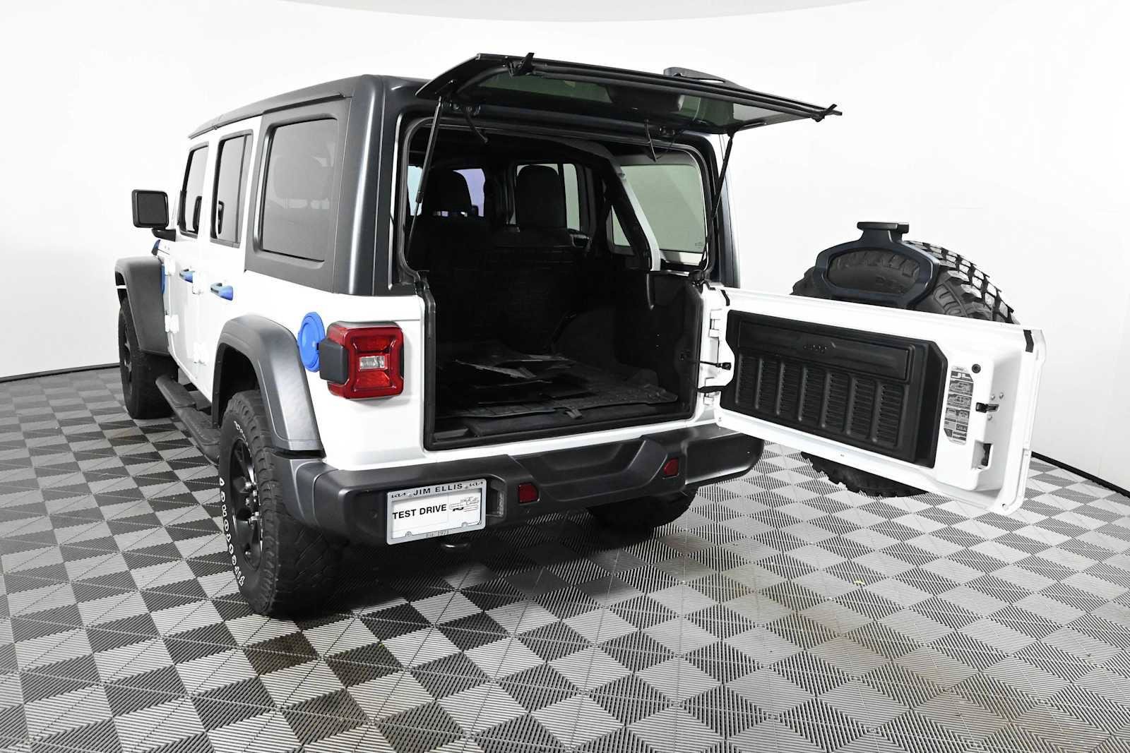 Used 2020 Jeep Wrangler Unlimited Sport AWD/4WD image 8