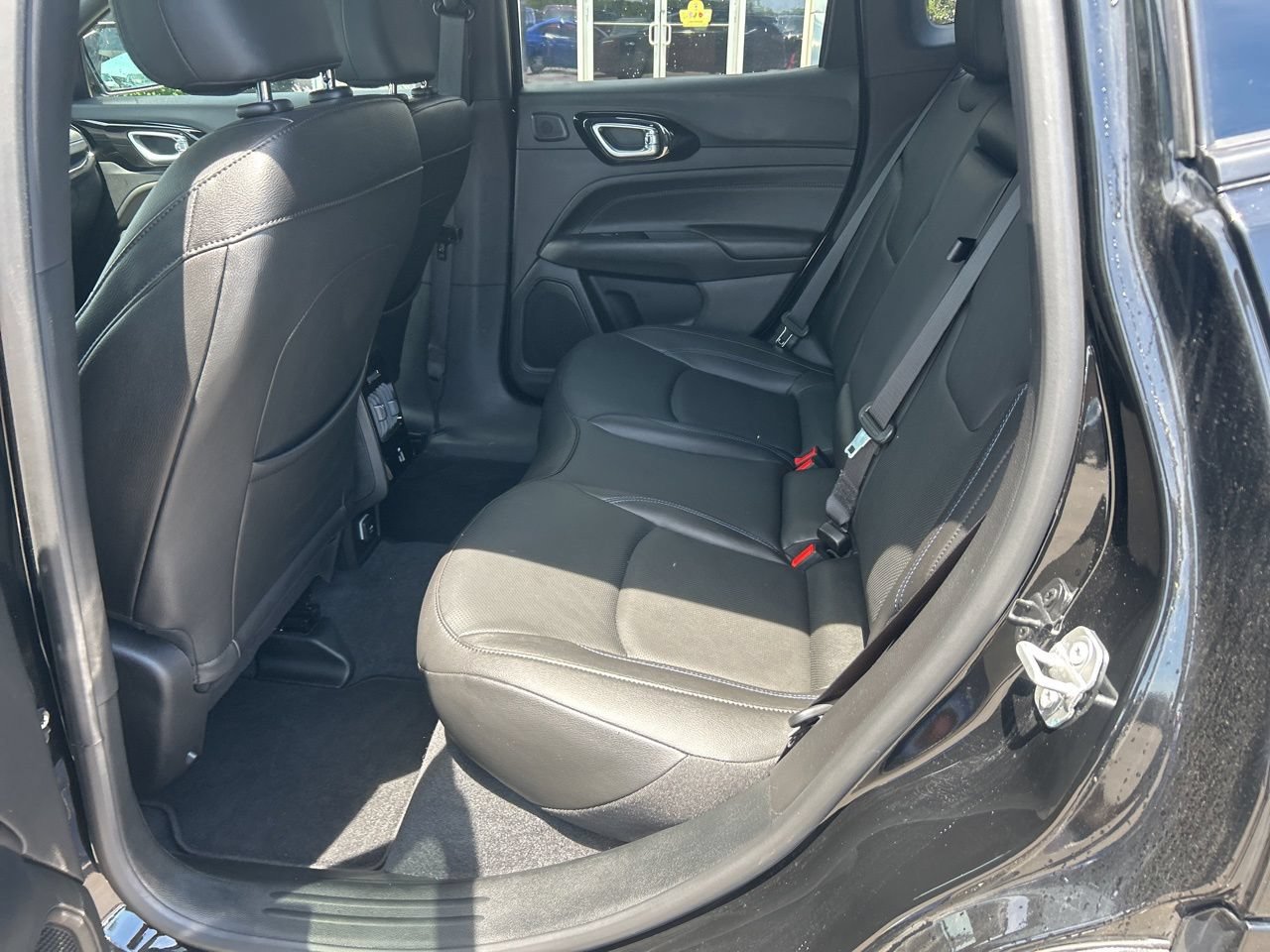 Used 2025 Jeep Compass Limited w/ High Altitude Package AWD/4WD image 12
