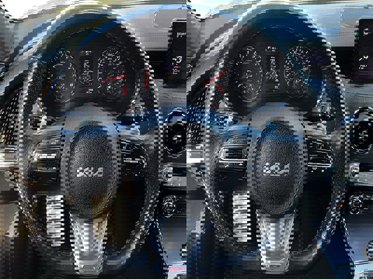 Used 2022 Kia Stinger GT1 image 11