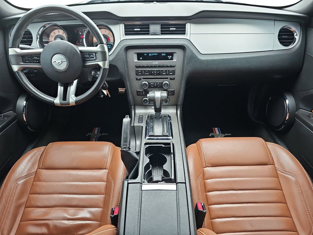 Used 2010 Ford Mustang Convertible image 11
