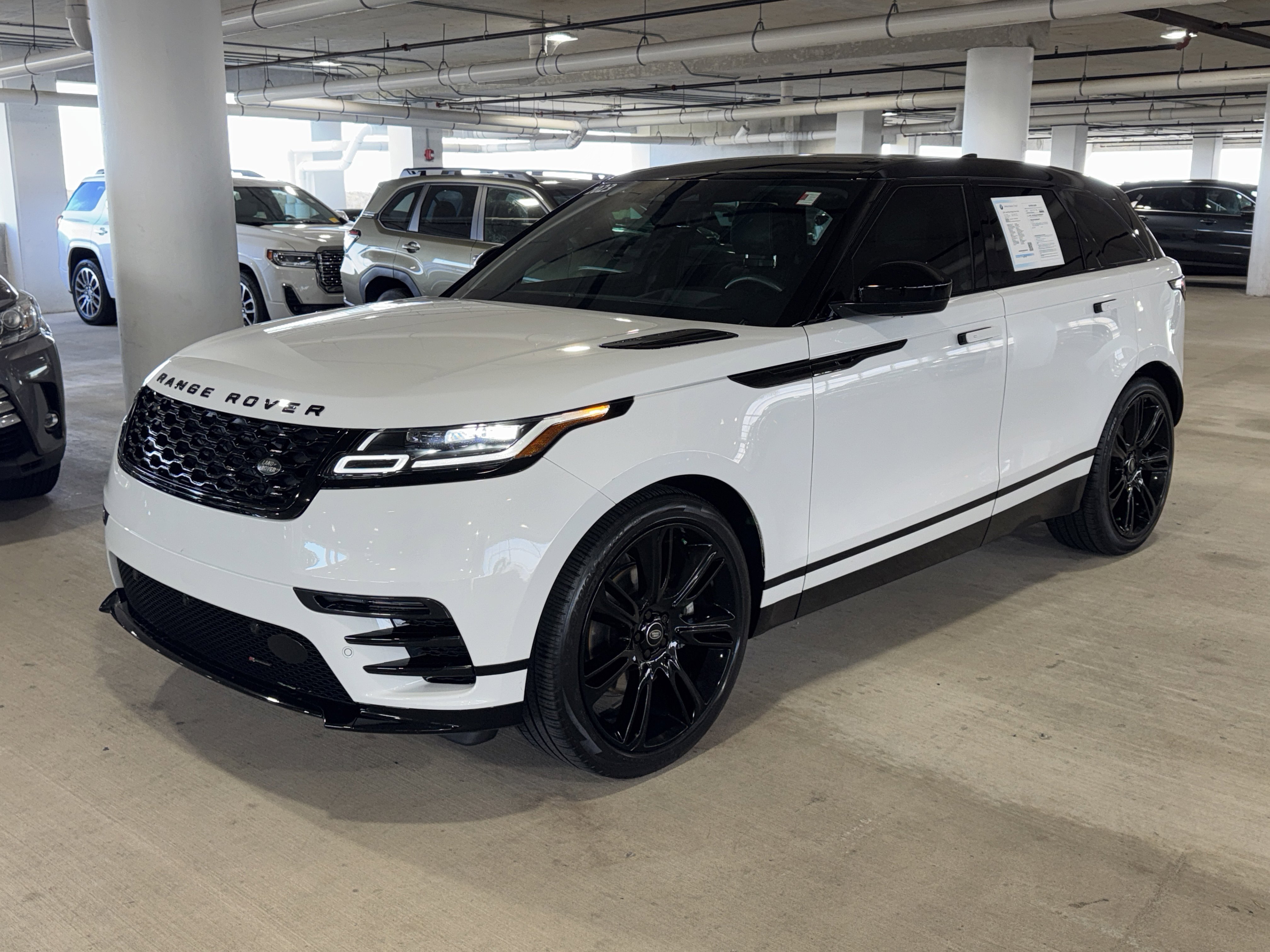 Used 2023 Land Rover Range Rover Velar R-Dynamic S image 3