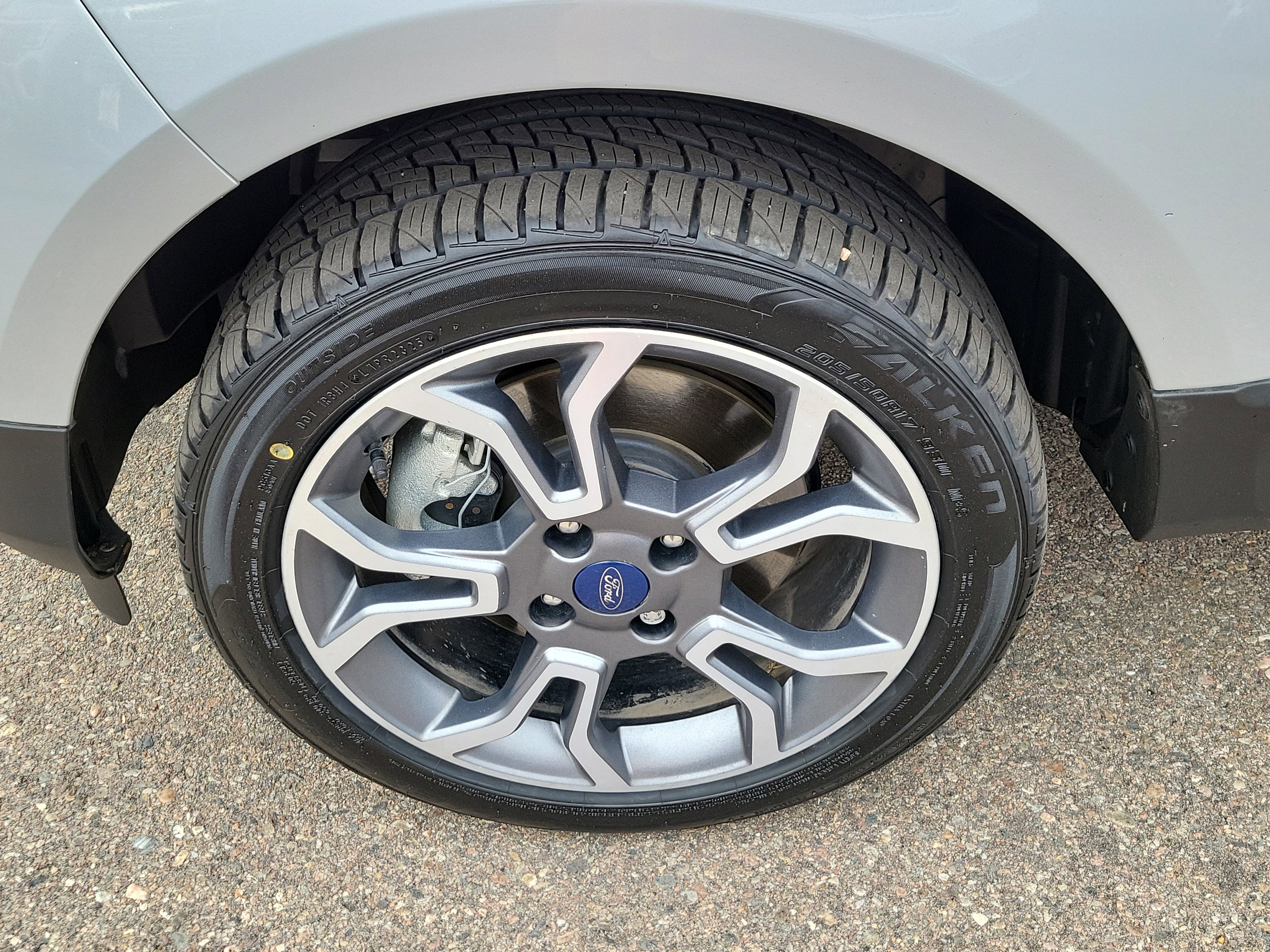 Used 2020 Ford EcoSport SES w/ SES Black Appearance Package image 16