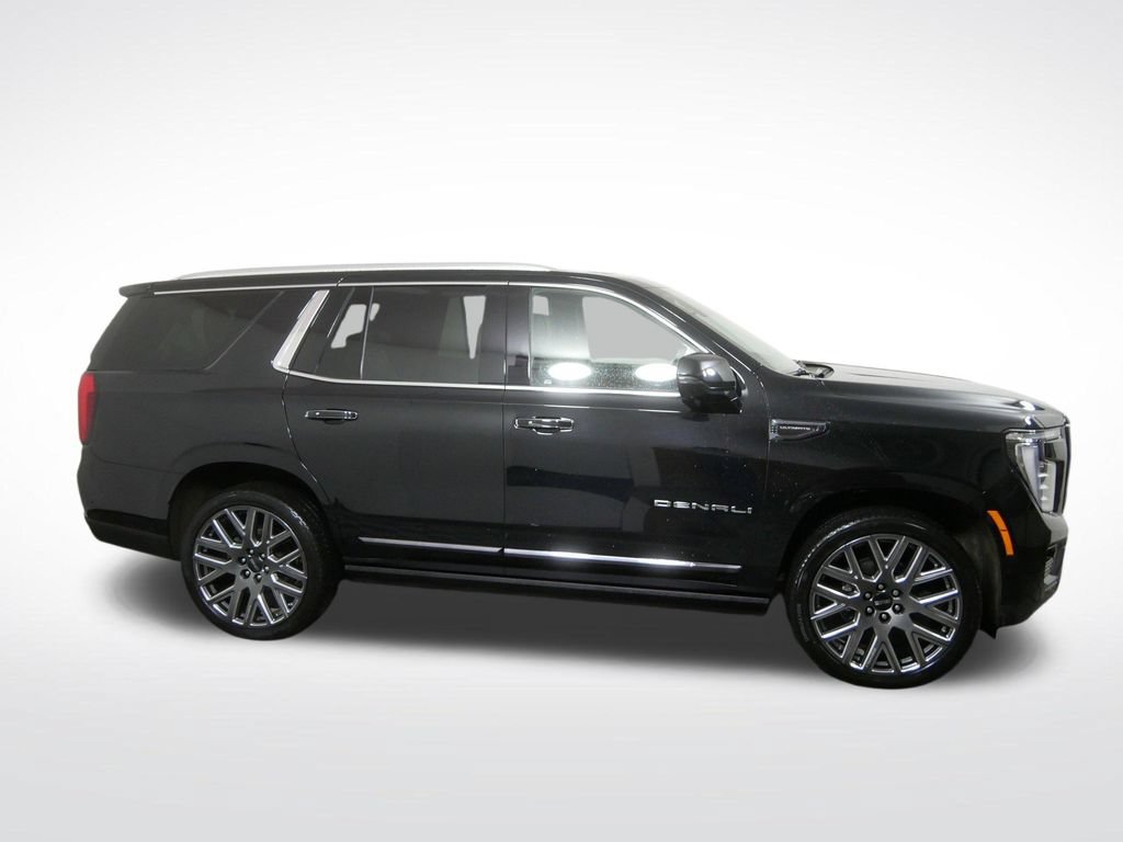 Used 2025 GMC Yukon Denali Ultimate AWD/4WD image 2