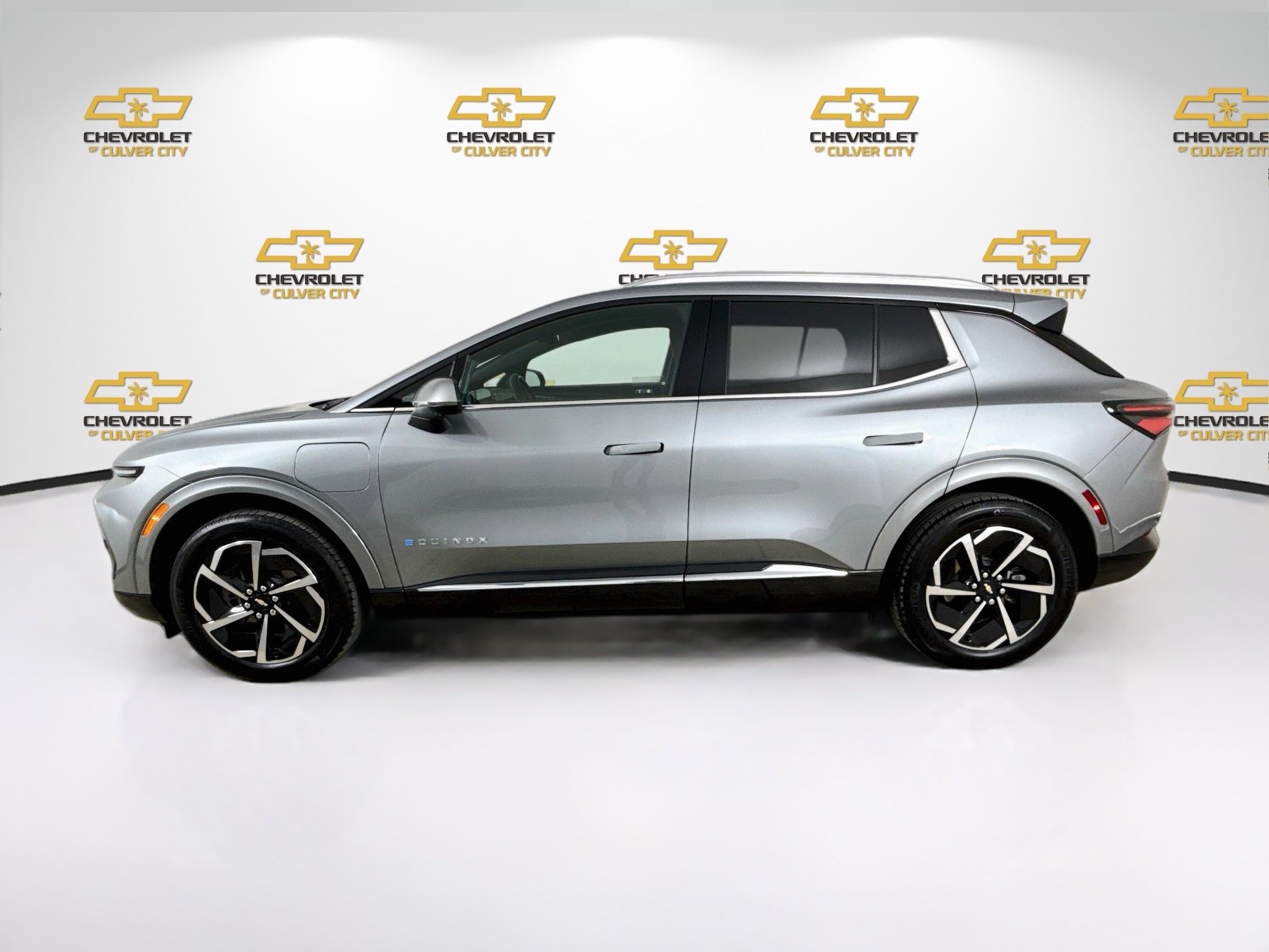 Used 2024 Chevrolet Equinox EV LT AWD/4WD image 5