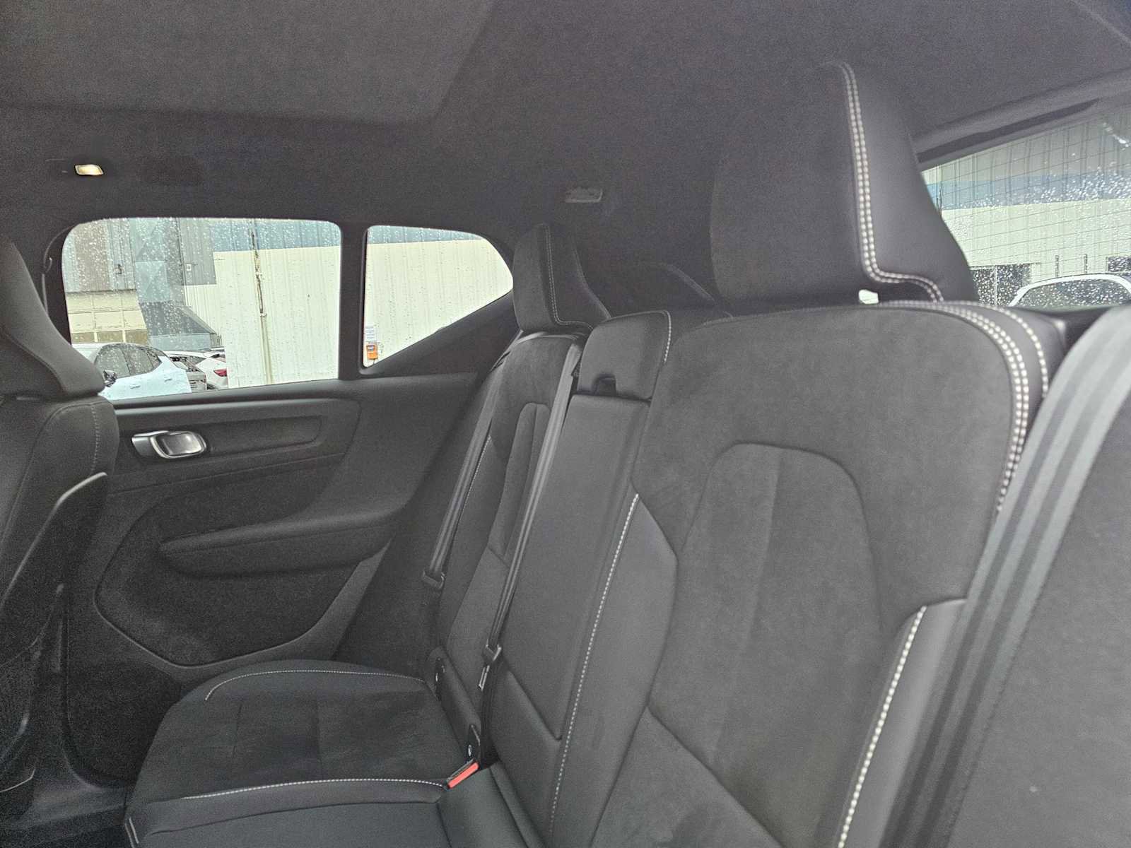 Certified 2023 Volvo XC40 Recharge Ultimate image 18