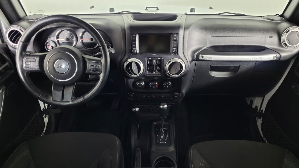 Used 2018 Jeep Wrangler Unlimited Sahara image 30
