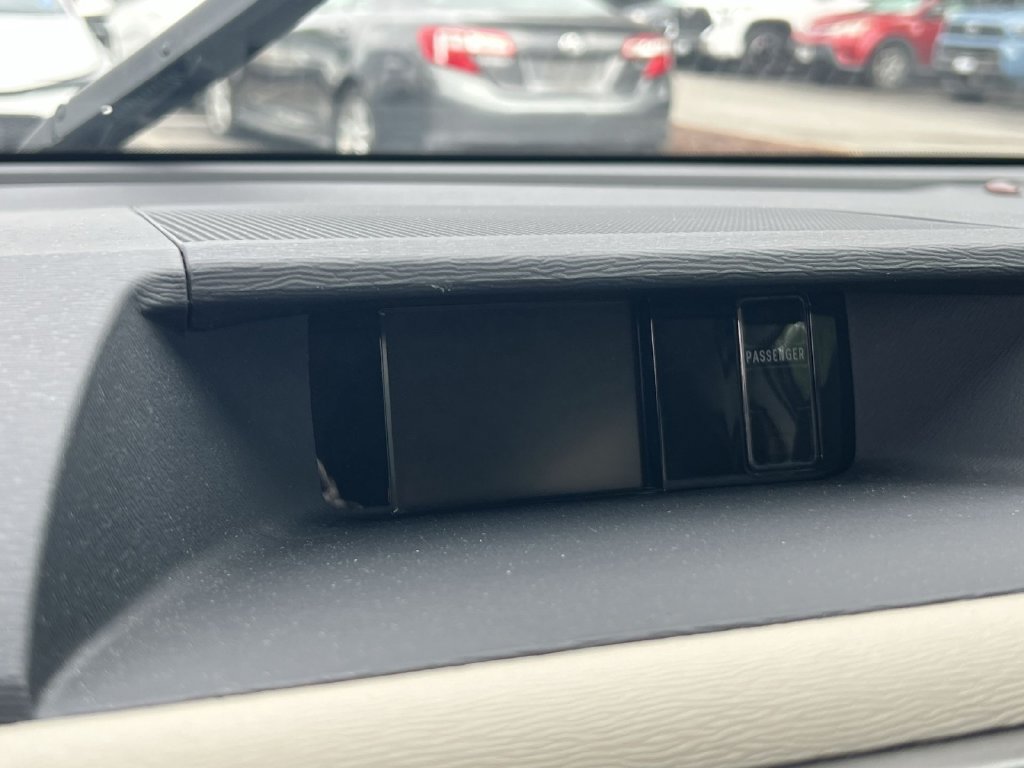 Used 2013 Toyota Sienna XLE w/ Entertainment Pkg FWD image 32