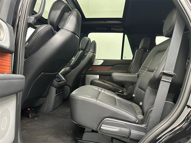 Used 2024 Lincoln Navigator Reserve image 21