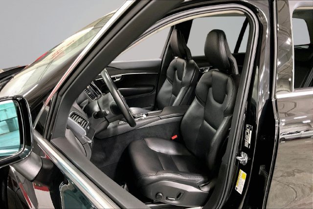 Used 2020 Volvo XC90 T8 Momentum w/ Protection Package Premier AWD/4WD image 27
