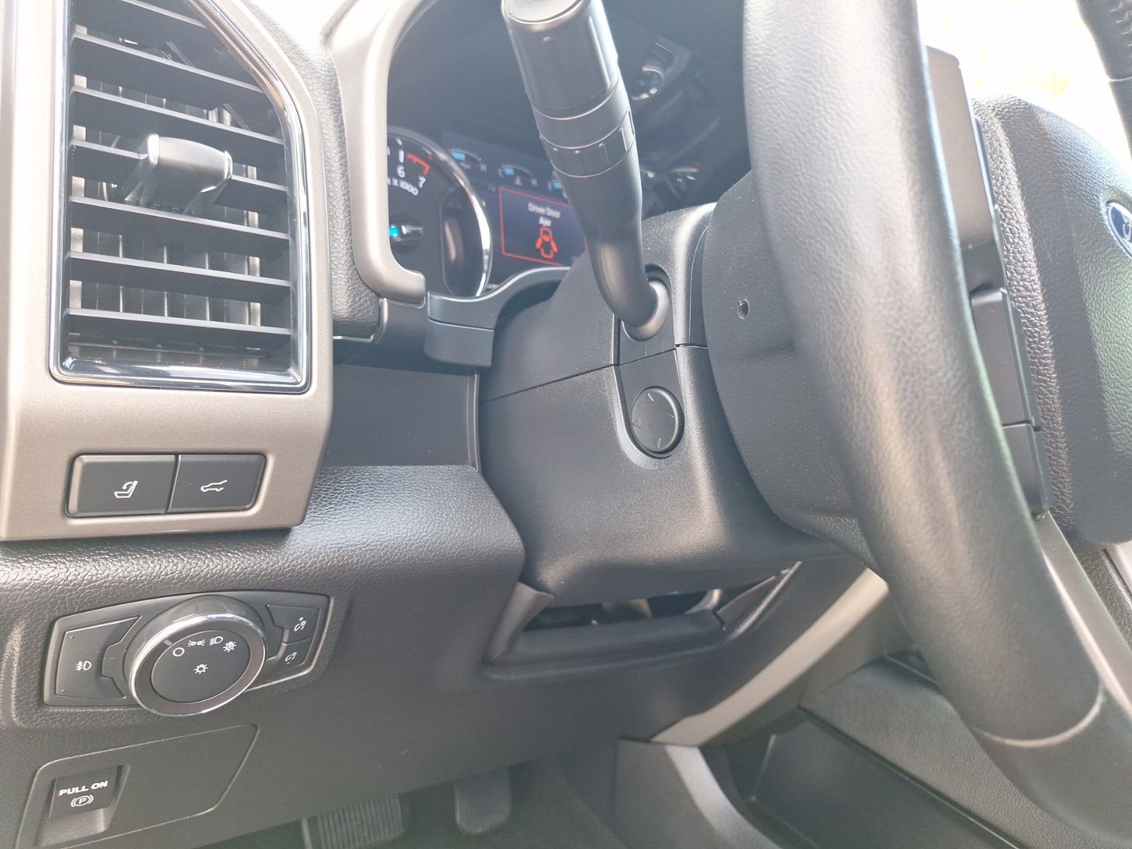 Used 2020 Ford Expedition Max XLT w/ Equipment Group 202A RWD image 18