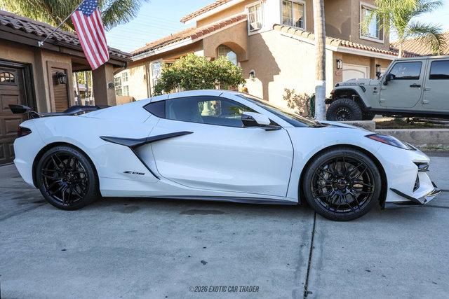 Used 2025 Chevrolet Corvette Z06 w/ Z07 Performance Package RWD image 19