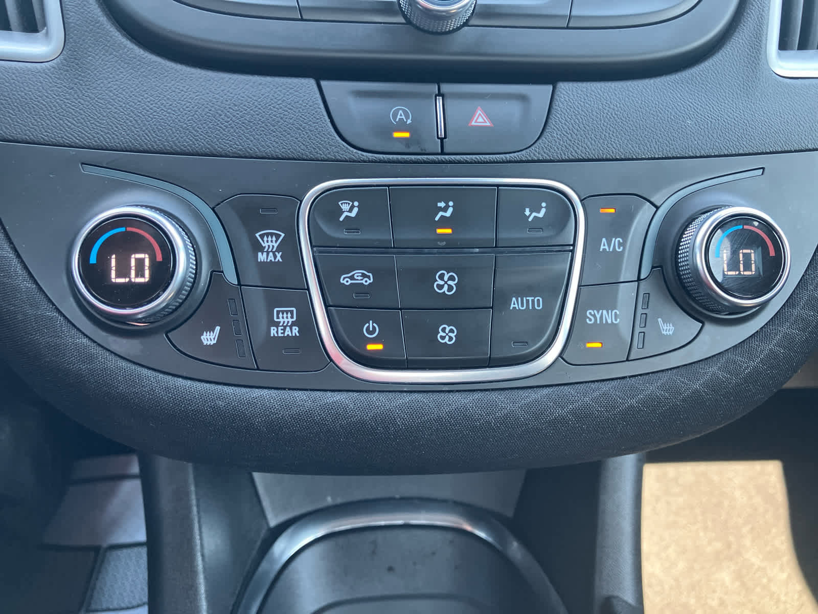 Used 2025 Chevrolet Malibu LT image 23