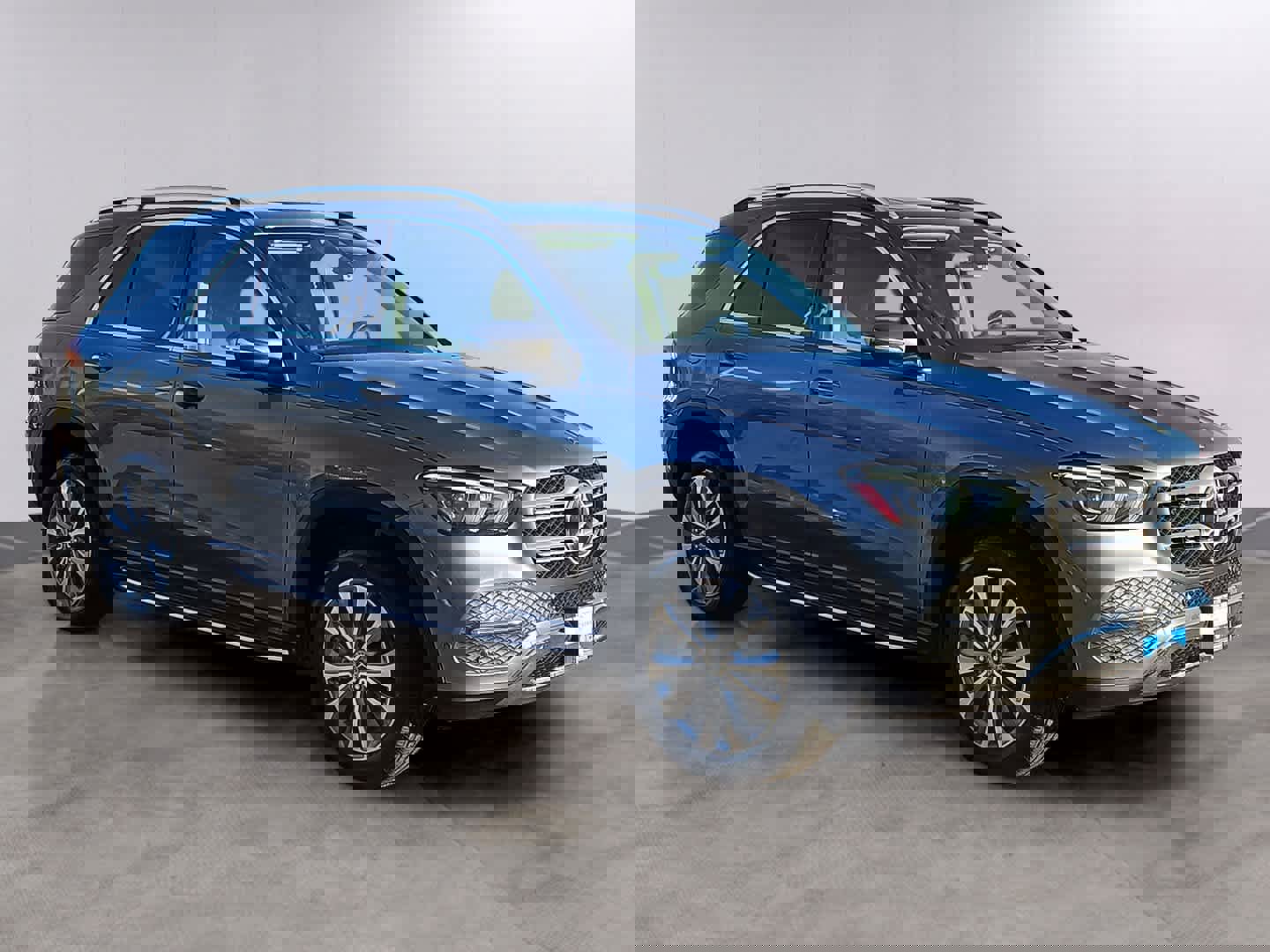 Used 2020 Mercedes-Benz GLE 450 4MATIC w/ Premium Package image 3