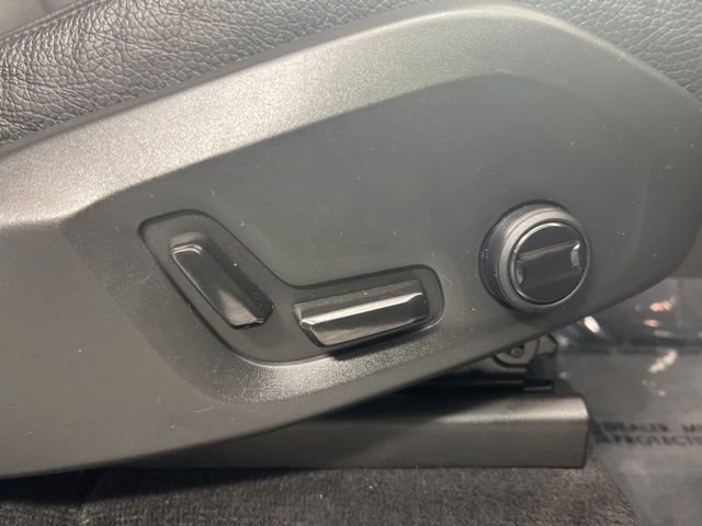 Used 2023 Volvo XC90 B6 Plus AWD/4WD image 34