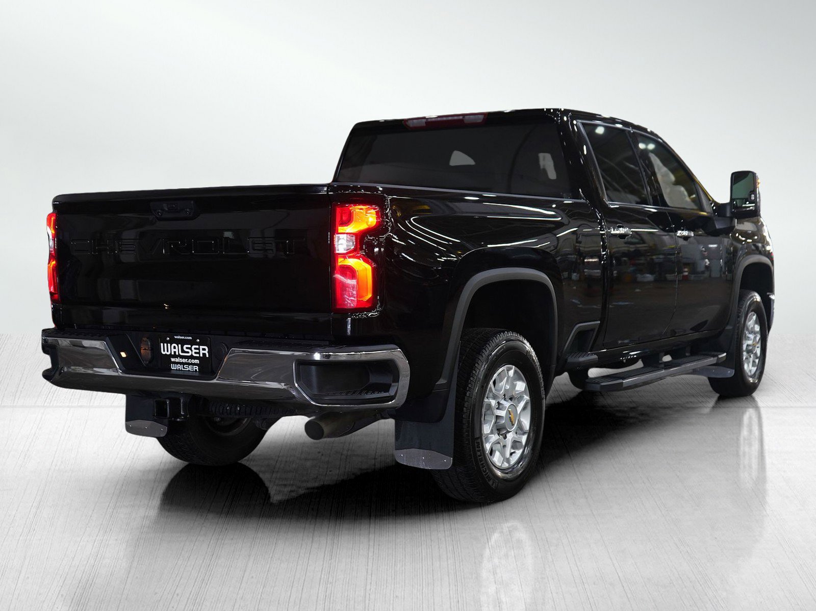 Used 2024 Chevrolet Silverado 3500 LTZ w/ LTZ Convenience Package image 5