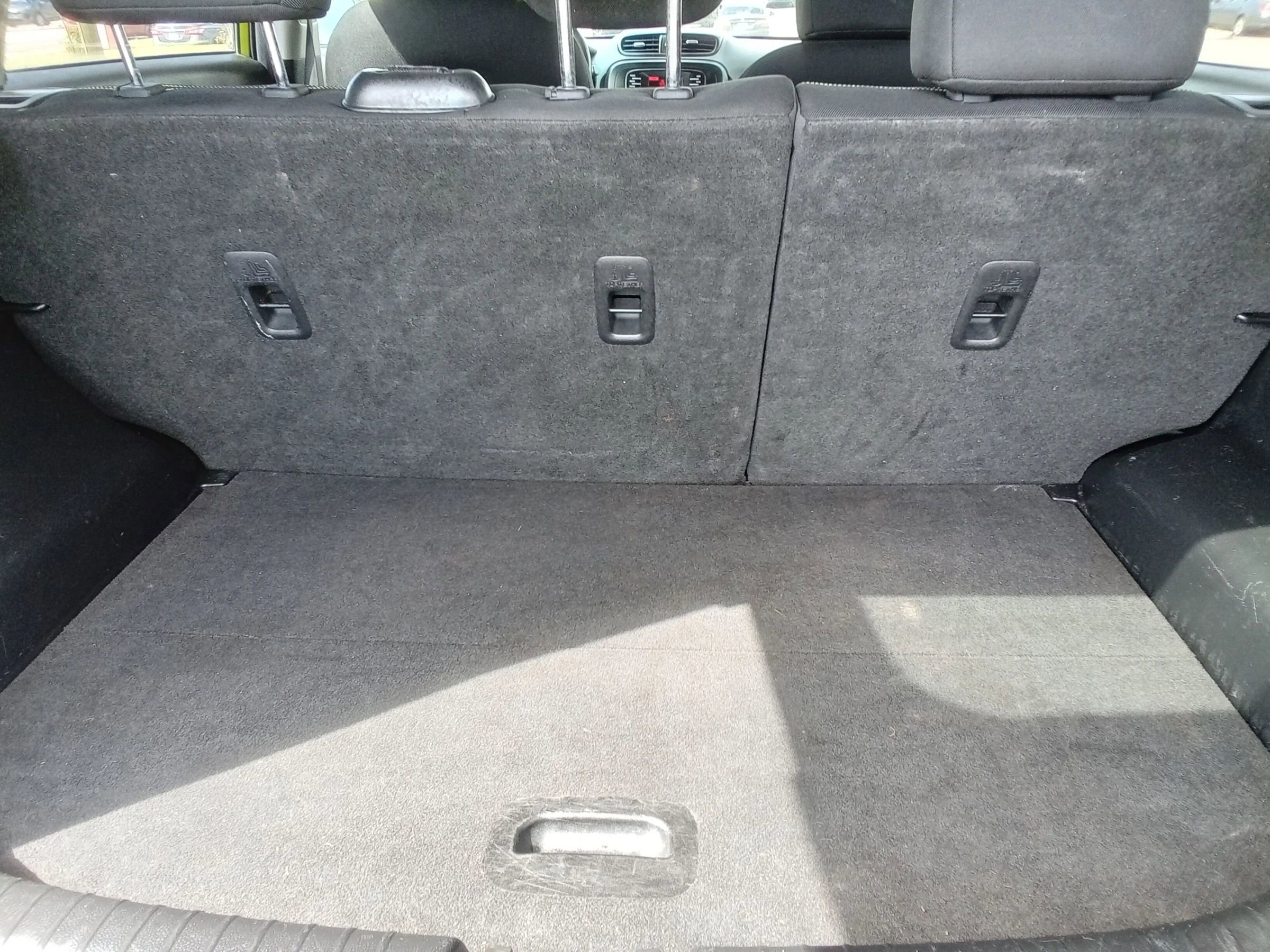 Used 2014 Kia Soul + FWD image 21