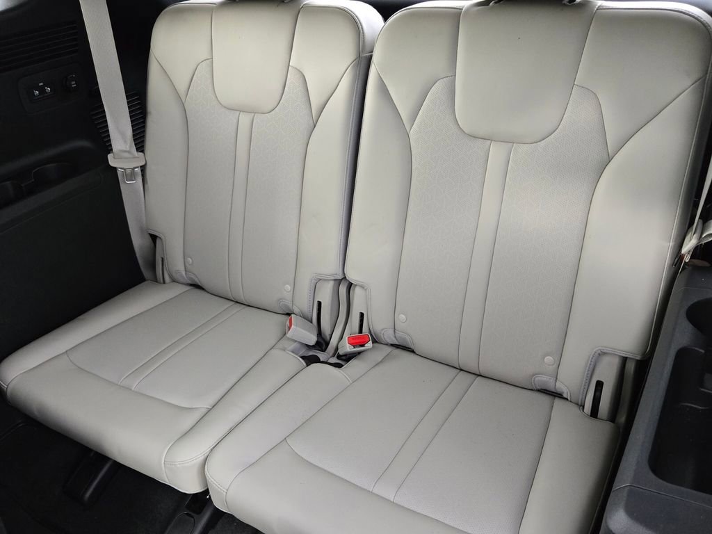 Used 2023 Kia Sorento SX image 12