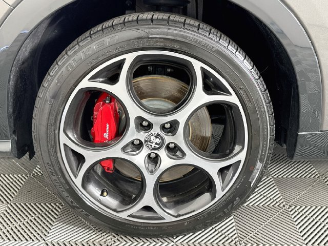 Used 2024 Alfa Romeo Tonale Veloce AWD/4WD image 39