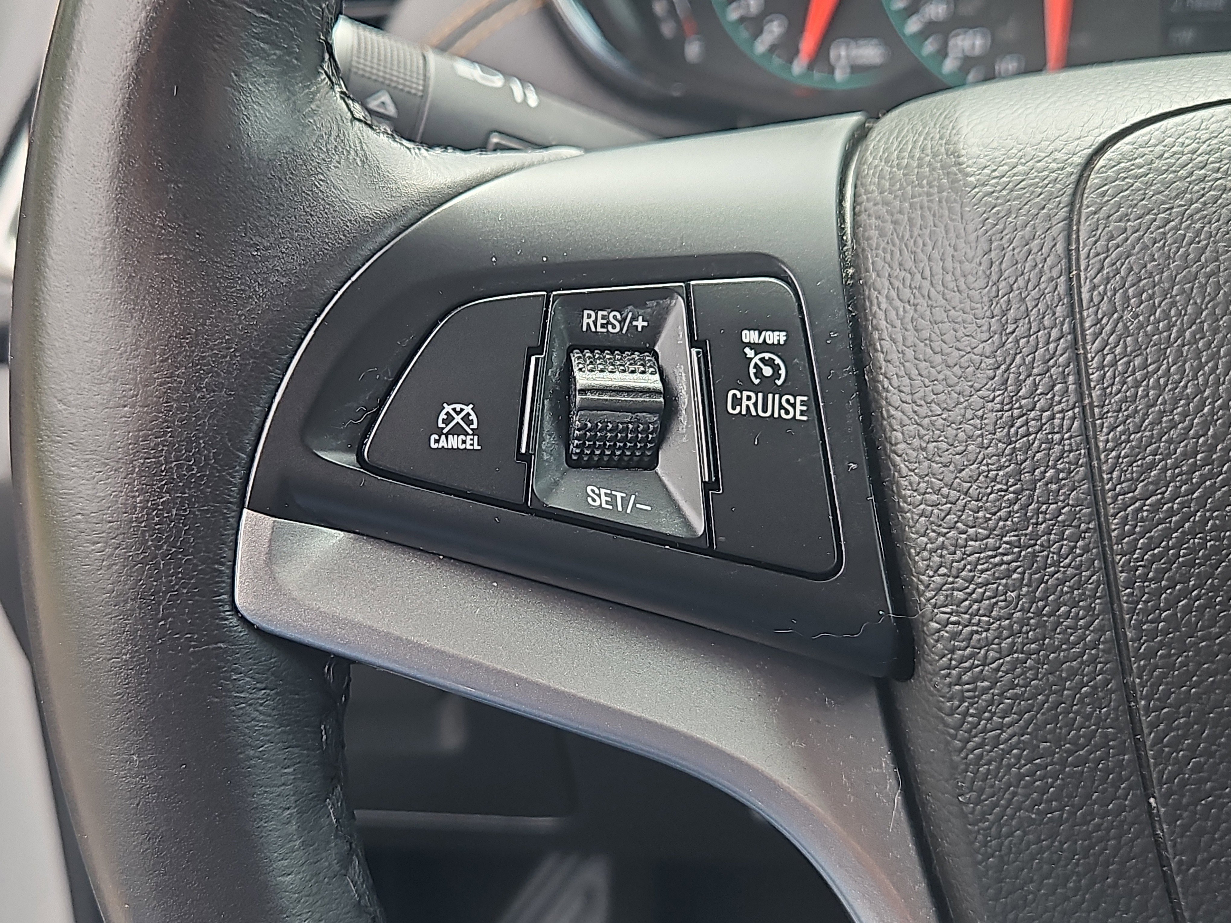 Used 2018 Chevrolet Trax LT w/ LT Convenience Package AWD/4WD image 14