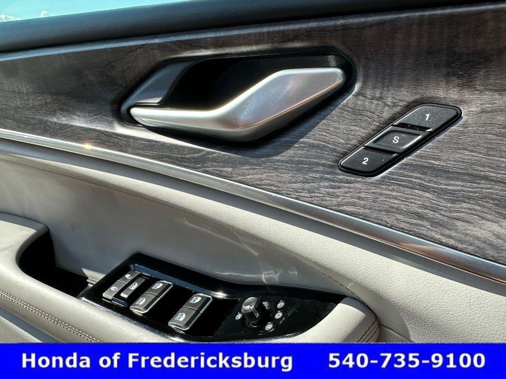 Used 2022 Jeep Grand Cherokee Overland image 30