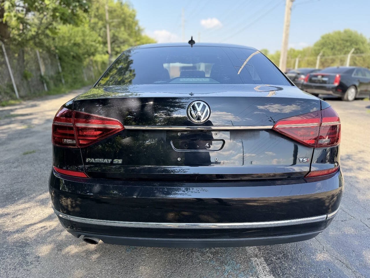 Used 2017 Volkswagen Passat 1.8T SE w/ SE Lighting Package FWD image 4